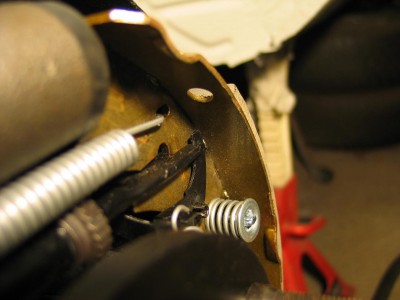 lever should not be flat against shoe behind fork