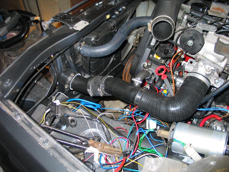 Throttle side pipe work