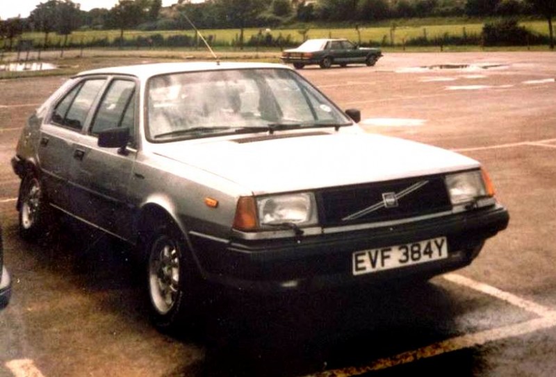 VOLVO 360GLT.jpg