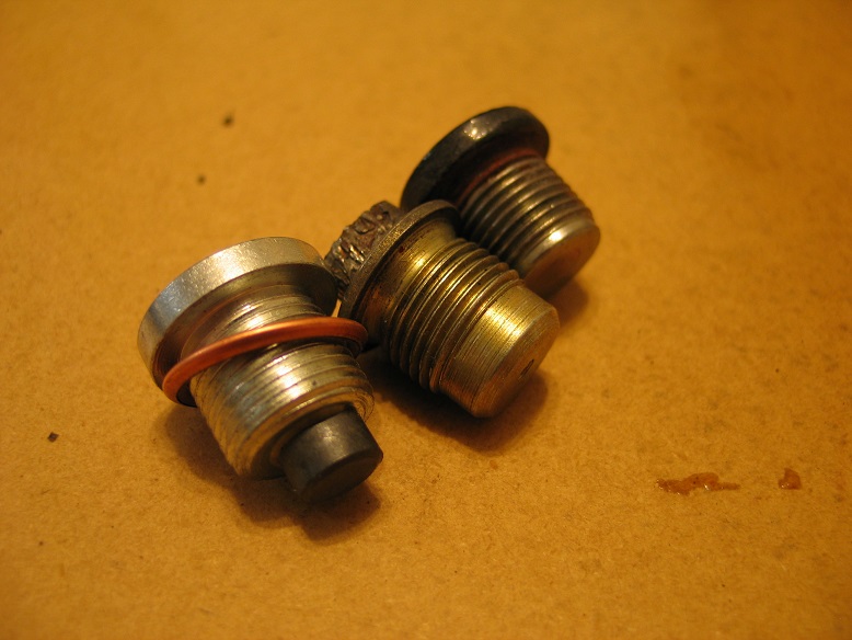 Gearbox filler (middle) and diff filler plugs