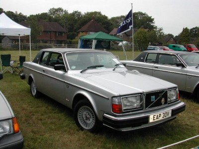 Volvo 262.JPG